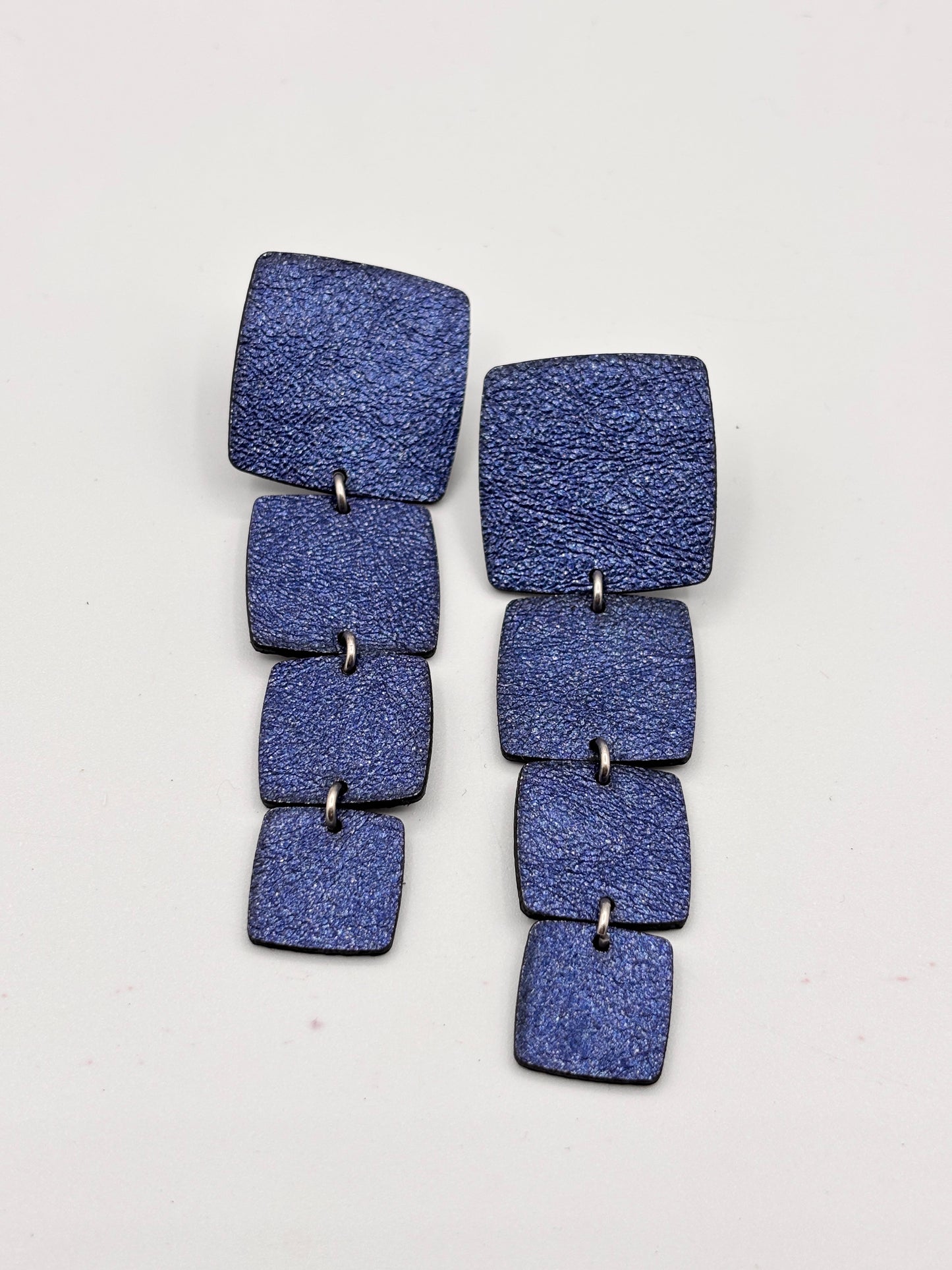 RECTANGLE EARRINGS - Matte Reptile Black