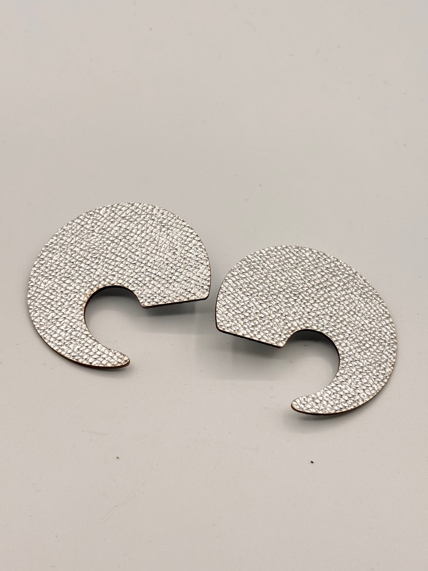 Orecchini VIRGOLA - Argento Martellato