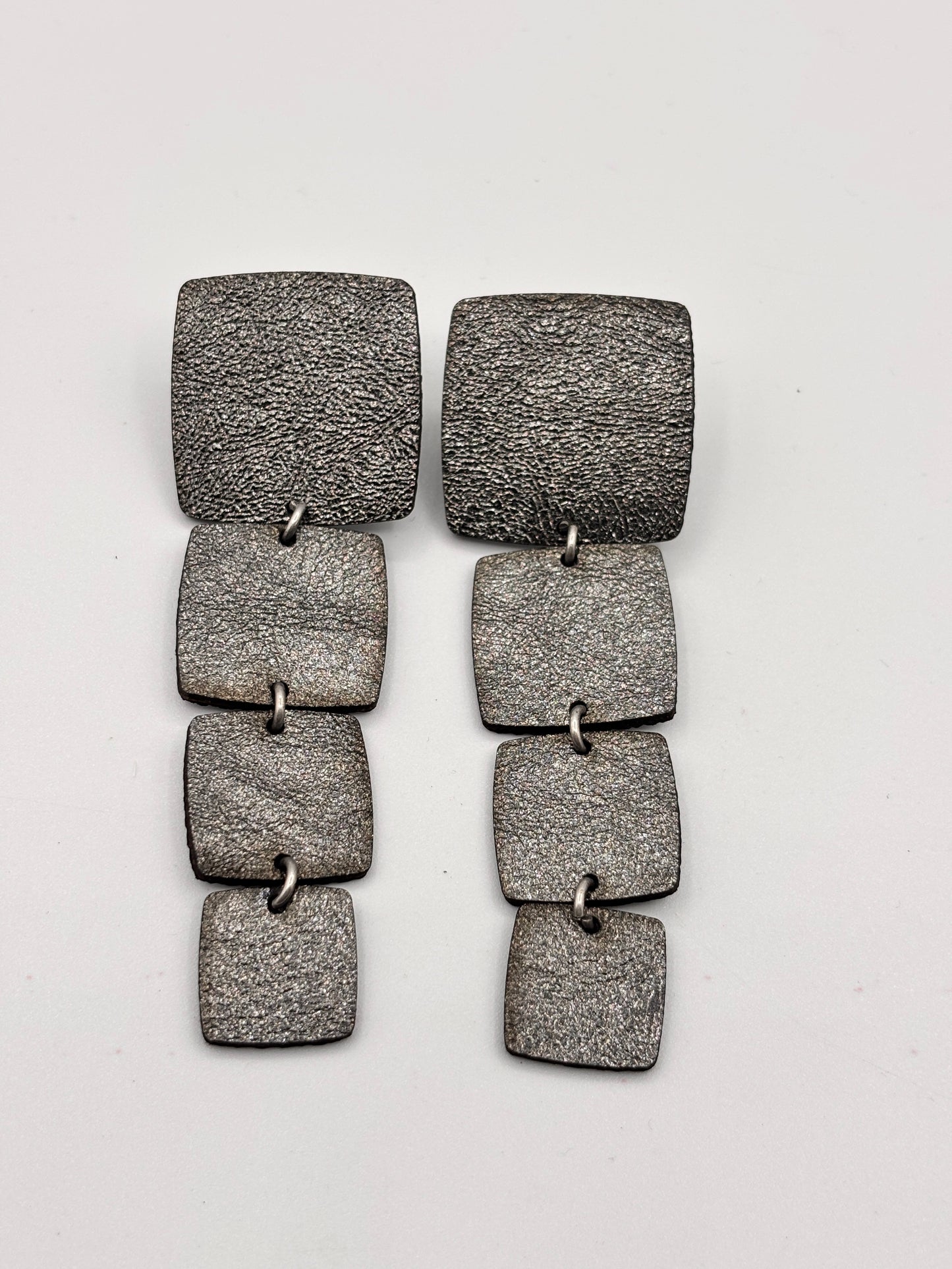 RECTANGLE EARRINGS - Matte Reptile Black