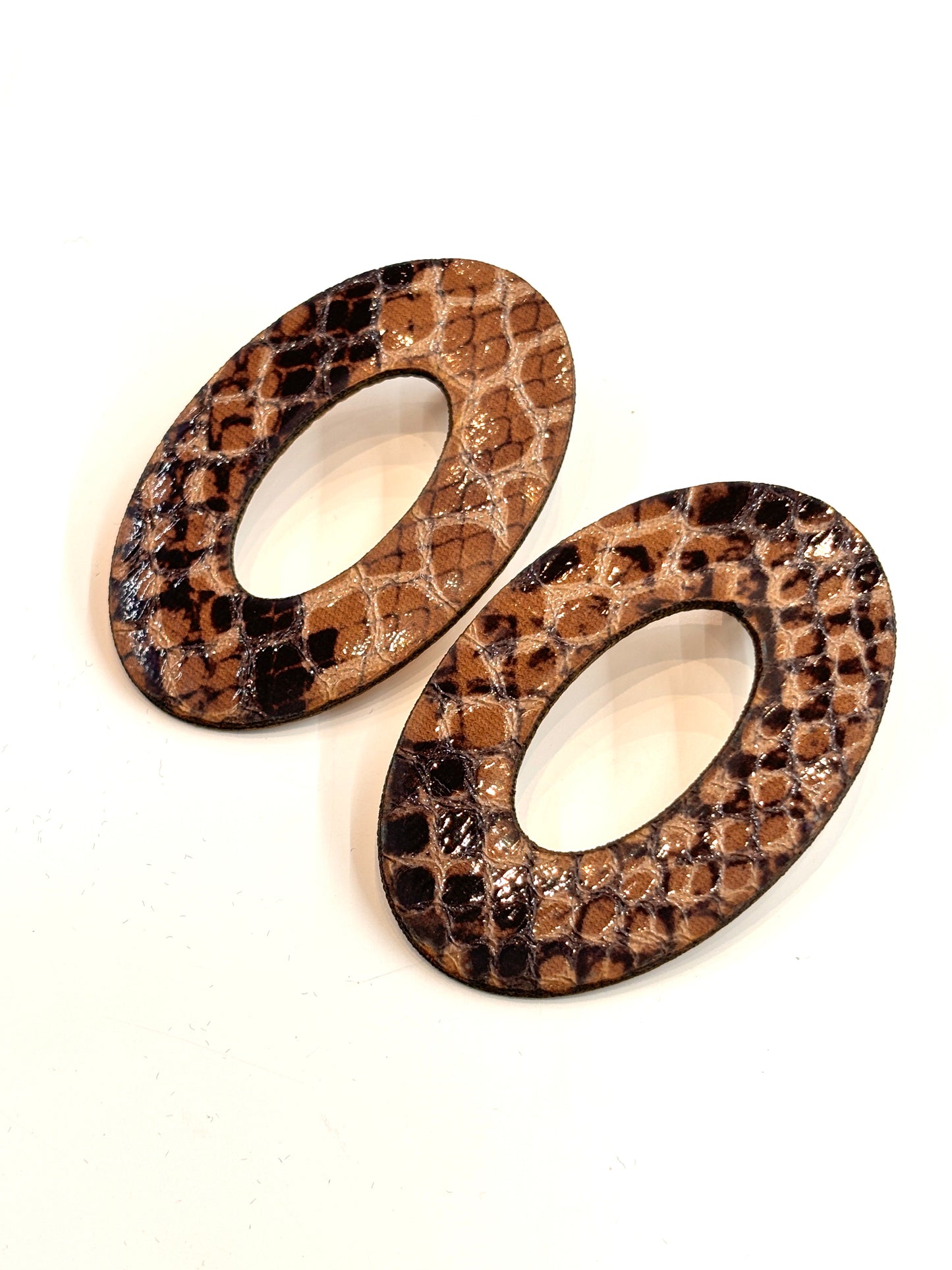 OVAL EARRINGS - Gold