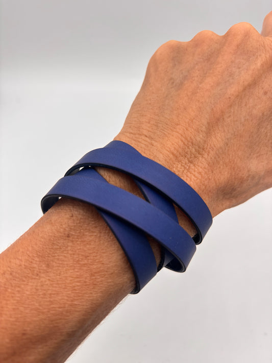 Infinity Bracelet - Black Reptile Mat