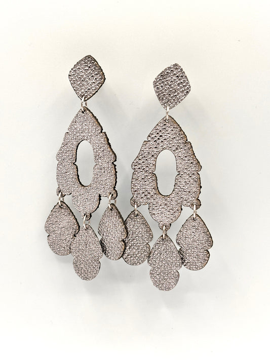 CHANDELIER EARRINGS - Wine