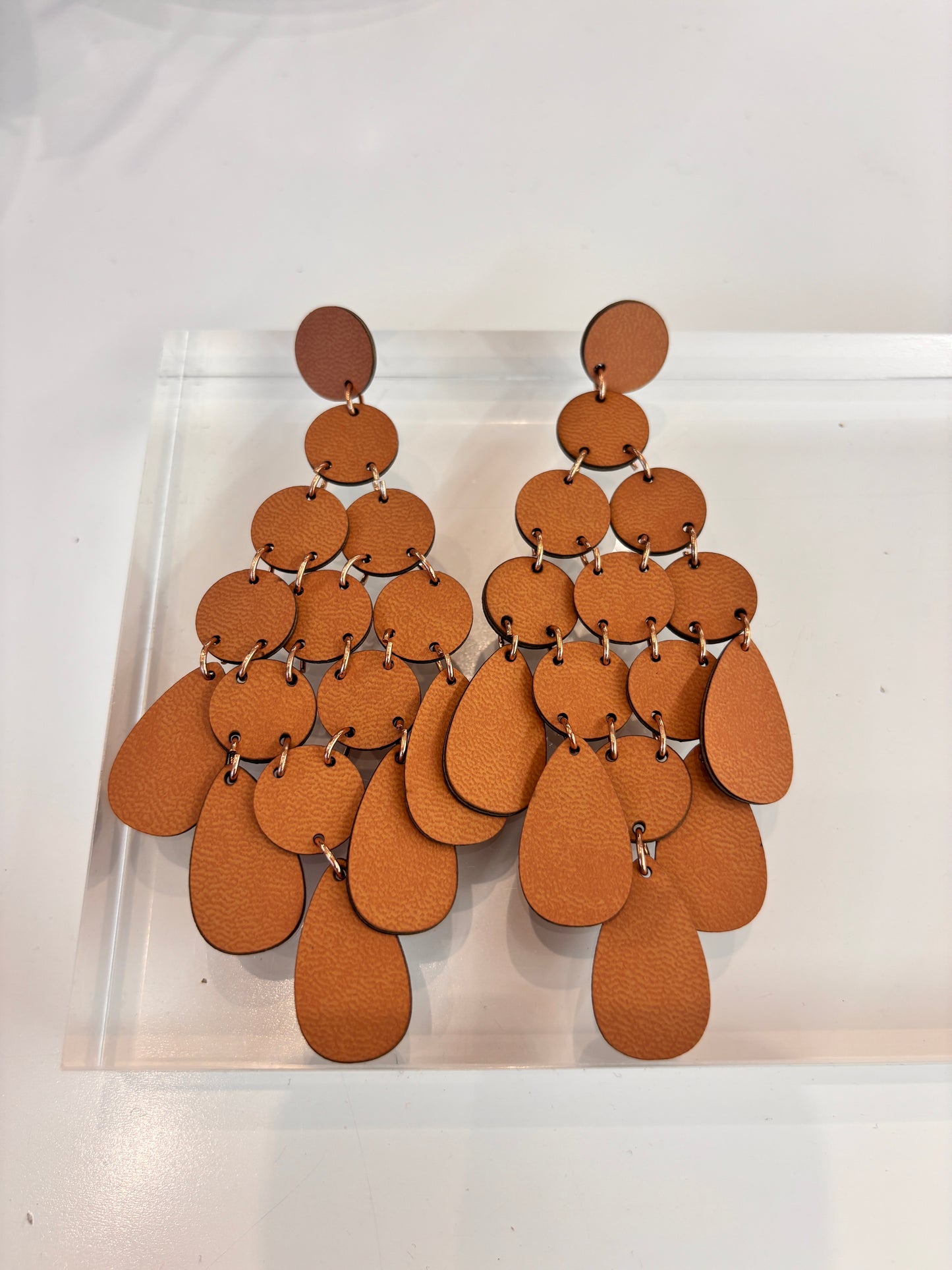 CHANDELIER EARRINGS - Wine