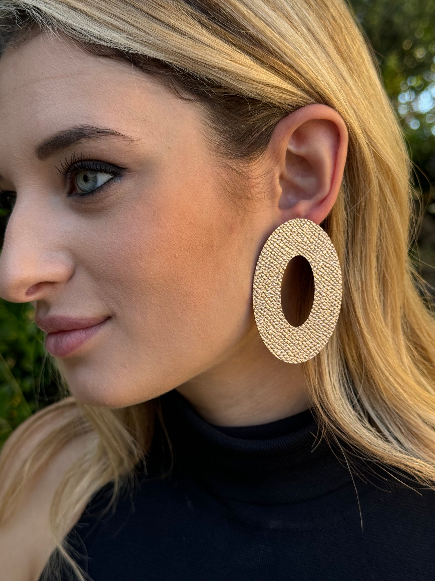 OVAL EARRINGS - Gold